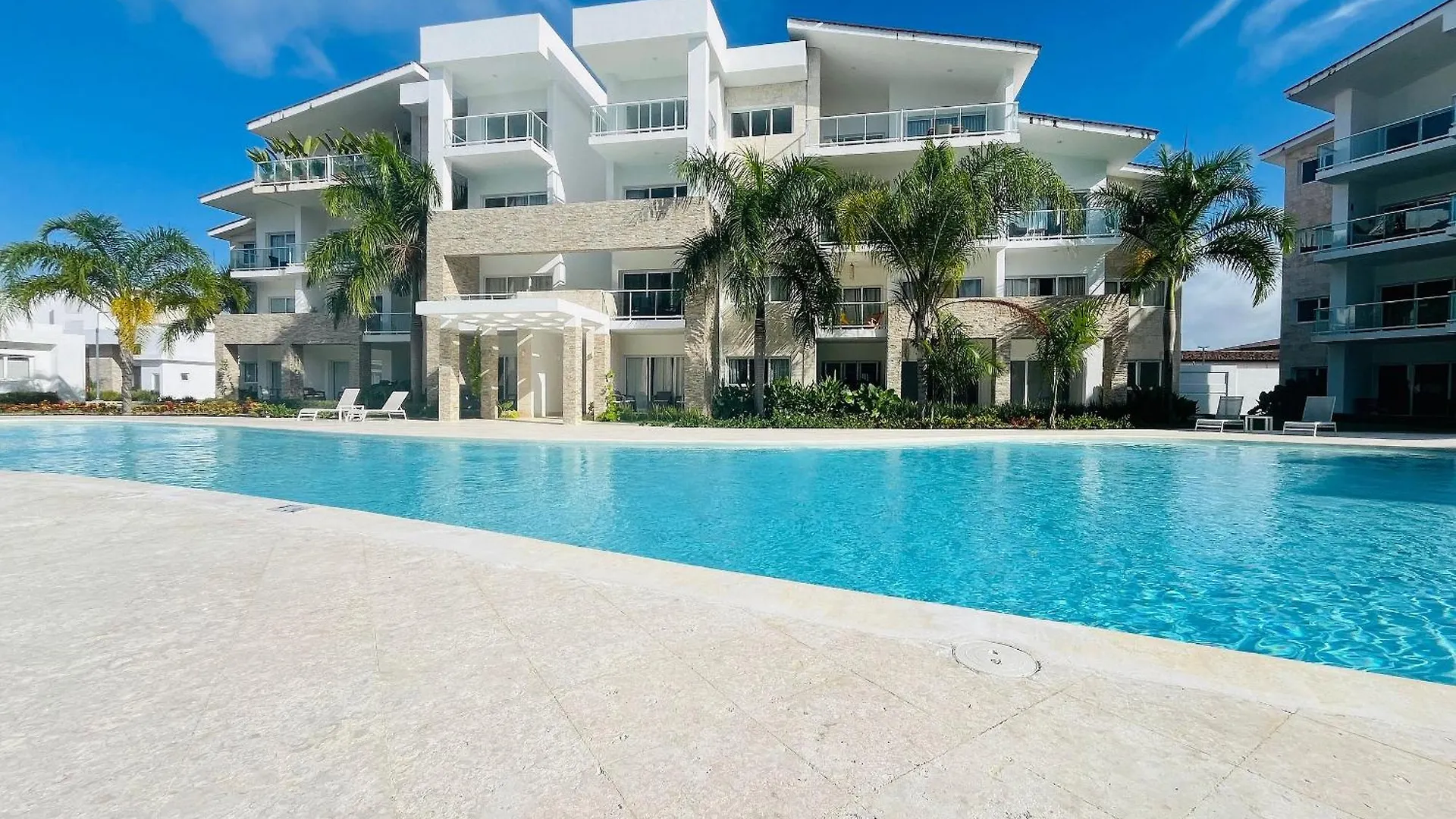 Beauty Pool Views Paseo Playa Coral Steps To The Beach بونتا كانا شقة